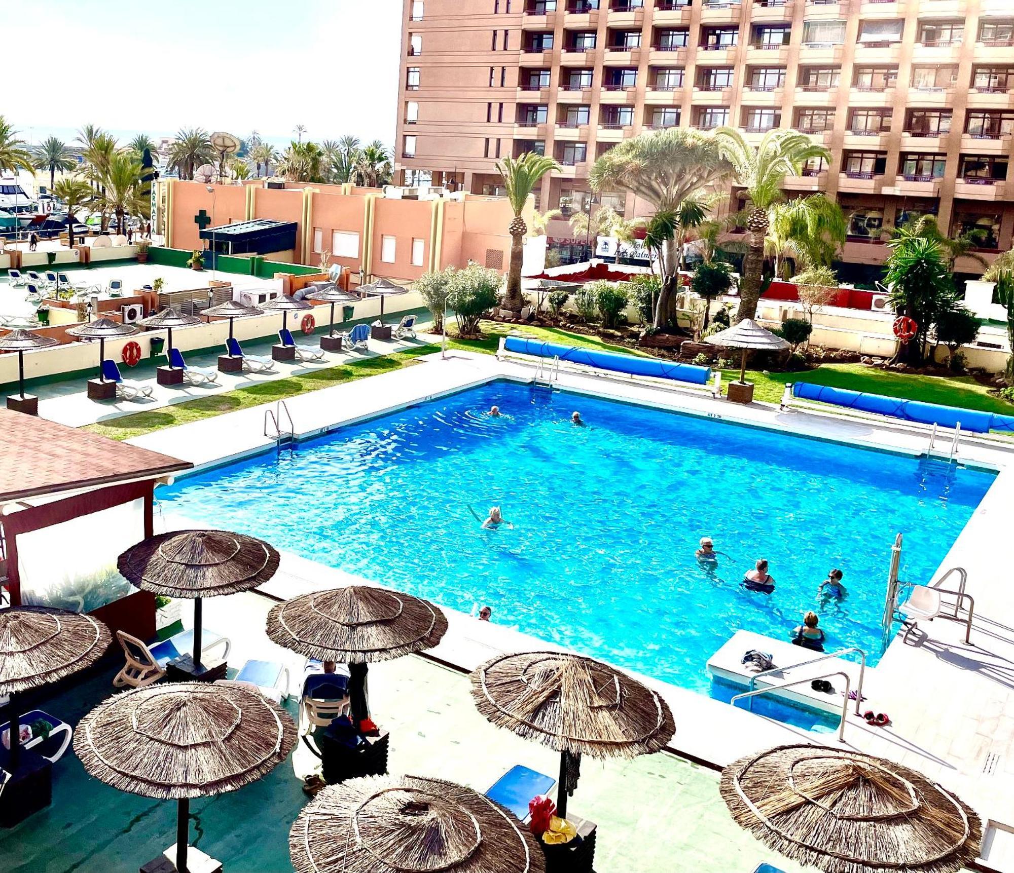 Hotel Apartamento Pyr Fuengirola Private Sunny Pool Side Exterior photo