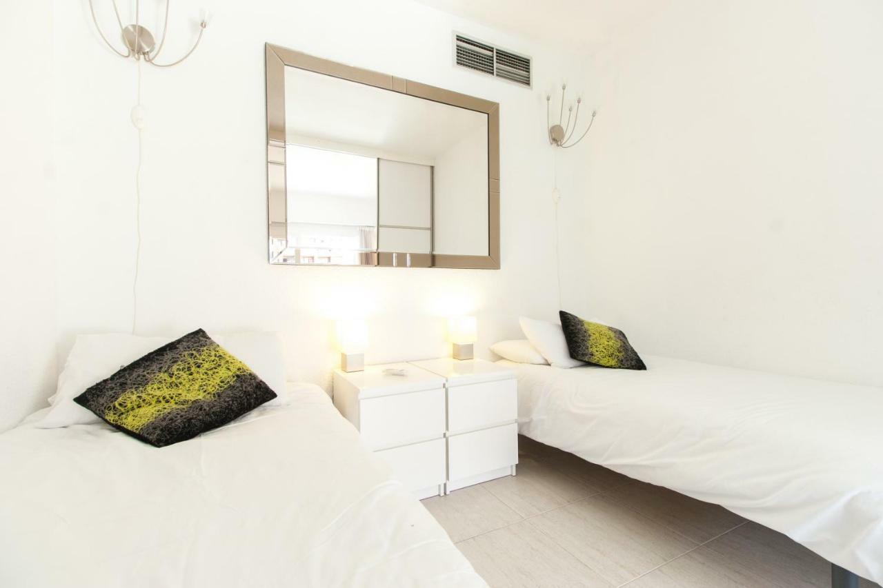 Hotel Apartamento Pyr Fuengirola Private Sunny Pool Side Exterior photo